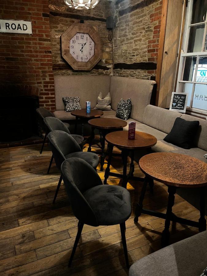 The Vale Hotel クリクレード エクステリア 写真